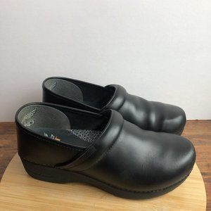 Dansko XP 2.0 Womens Size 41 US 11 Black Leather Professional Slip On Clog Shoes